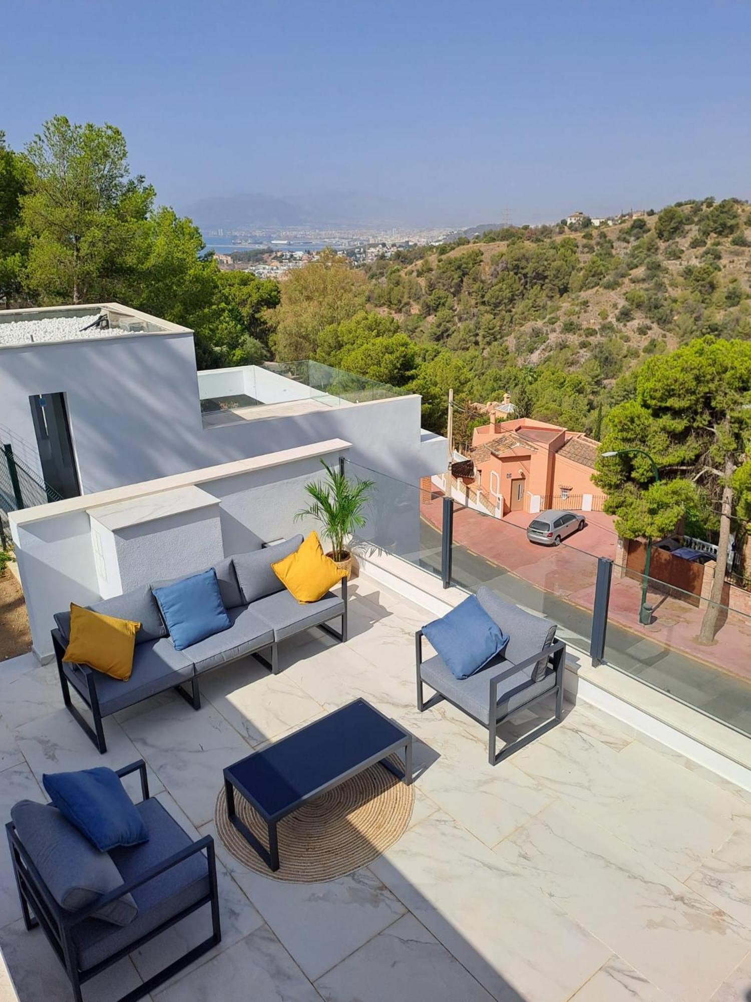 Villas Pinares De San Anton - Sea, City, Mountain, Views Málaga Exteriör bild